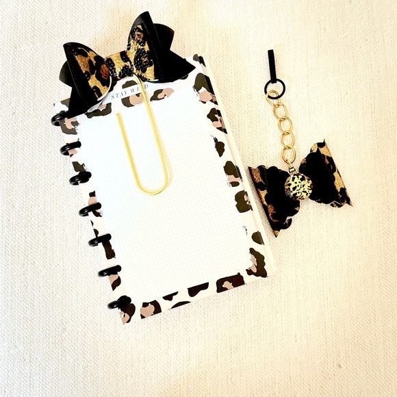 Happy planner Bow paper clips Jumbo size 2 pcs leopard cheetah animal print - Picture 1 of 6